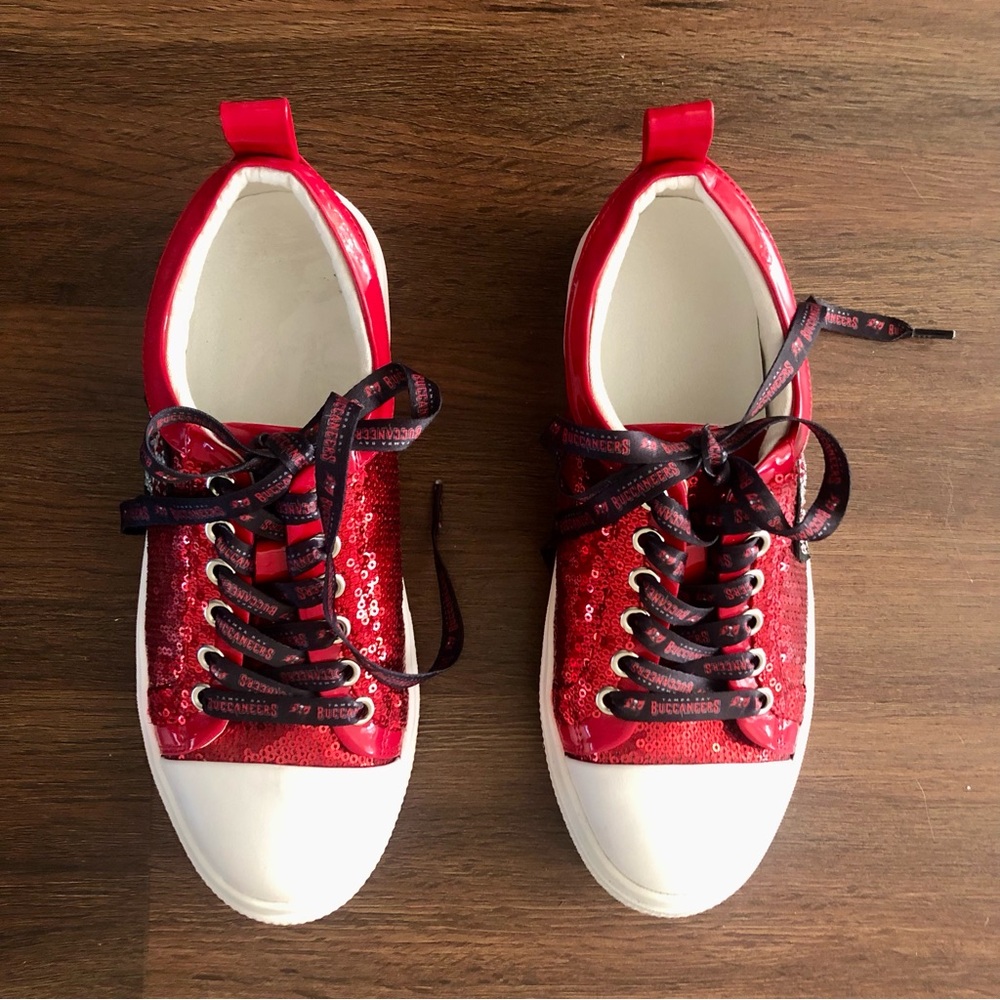 Women’s Cuce Red Tampa Bay Buccaneers Sequin Sneakers White Soles NFL New Size 8 - Picture 3 of 13